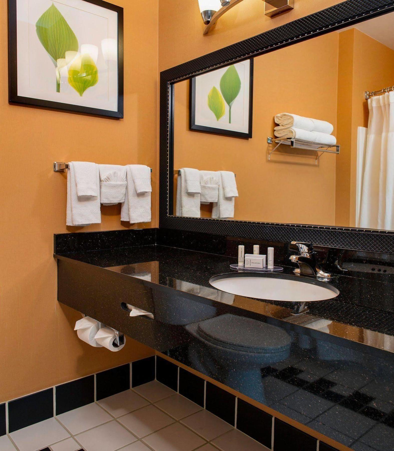 Fairfield Inn And Suites Santa Rosa Sebastopol Buitenkant foto